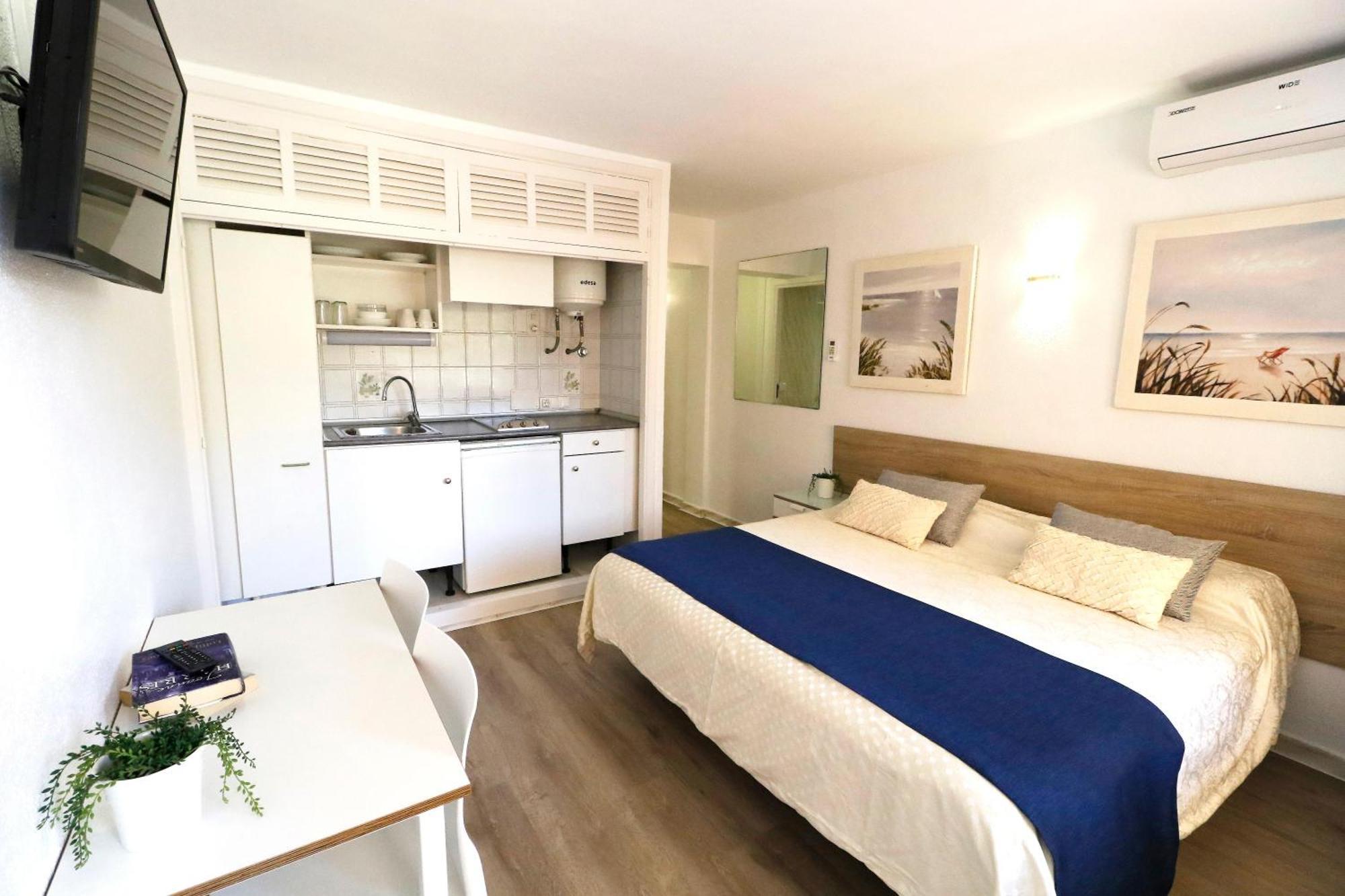 Naika Studios & Apartments Palmanova Eksteriør bilde