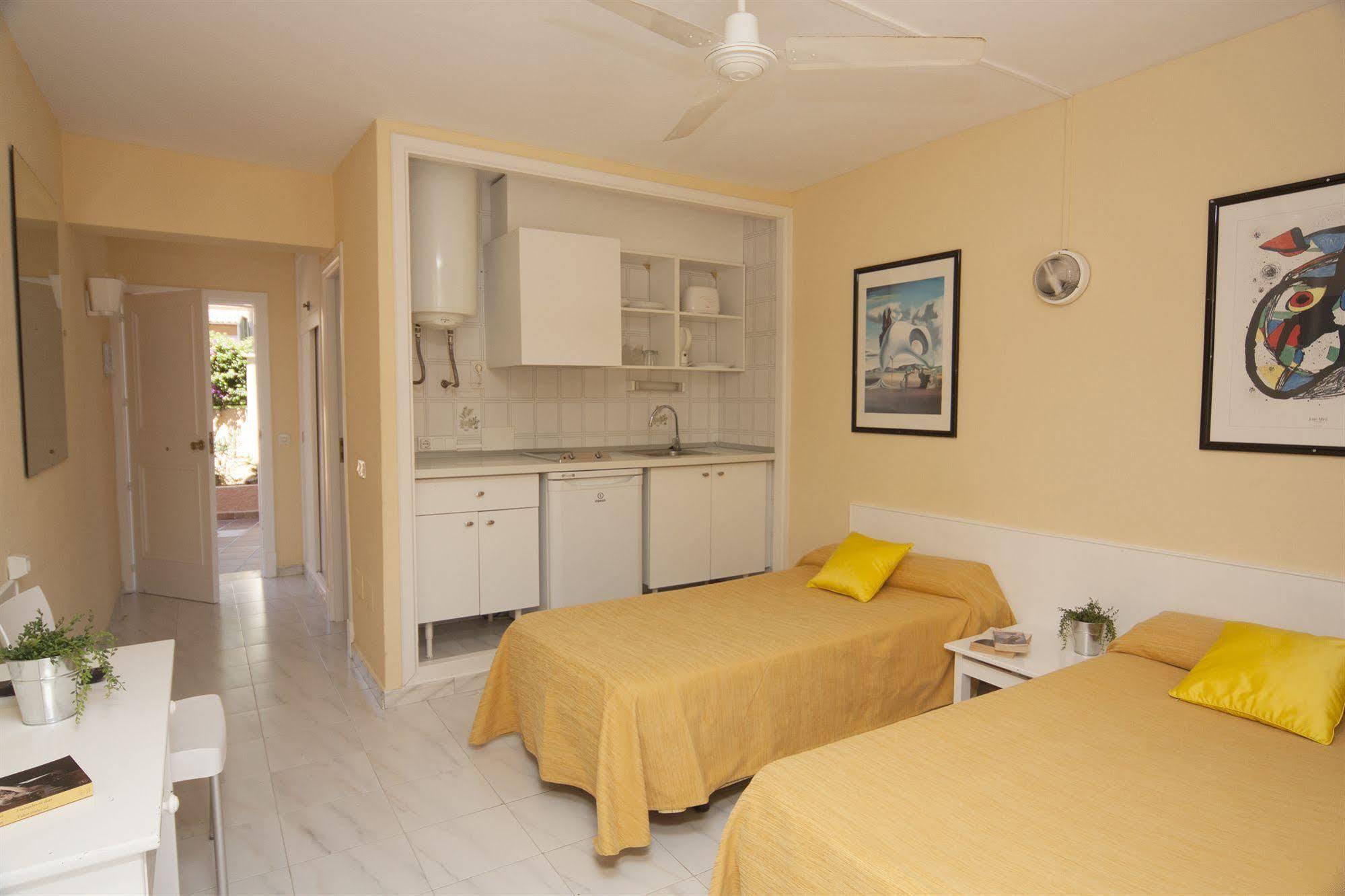 Naika Studios & Apartments Palmanova Eksteriør bilde